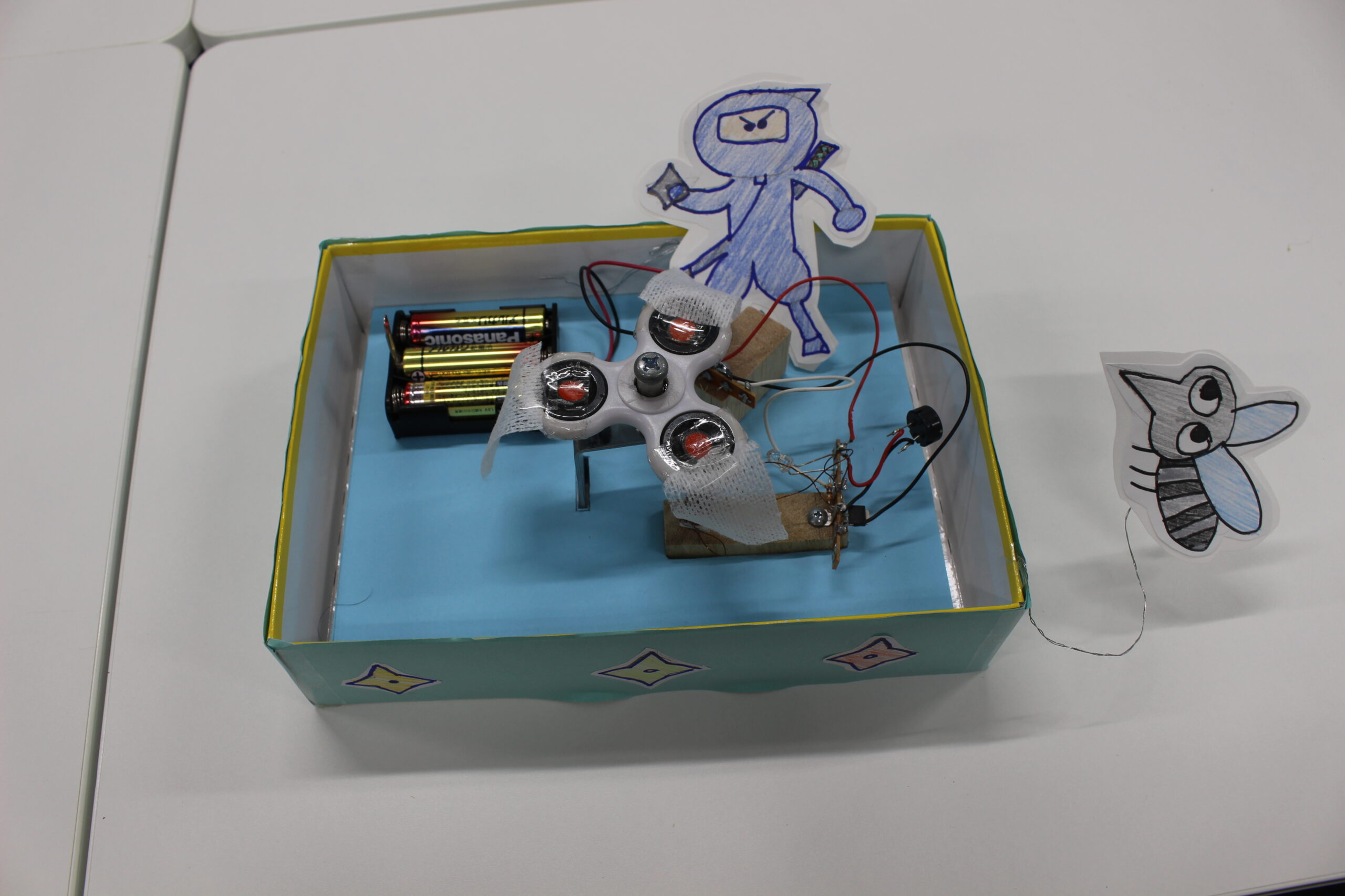 忍法「虫よけしゅりけん｝